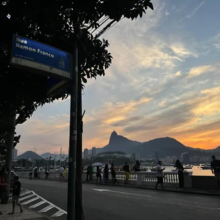 Urca, Aos Pes Do Pao De Acucar, Praia Vermellha E 5 Minutos De Copacabana